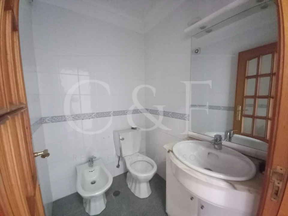 Moradia T4 para Venda em Santo Isidoro Foto 30