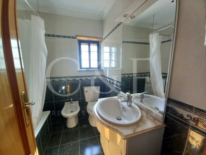 Moradia T4 para Venda em Santo Isidoro Foto 36