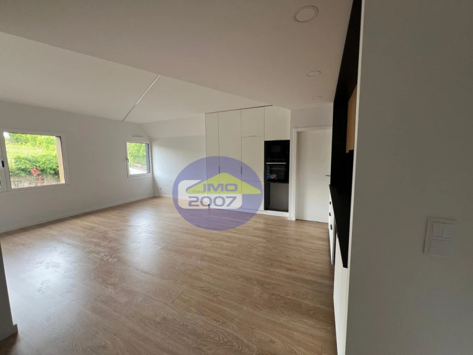 Apartamento T2 para Venda em Argoncilhe Foto 9