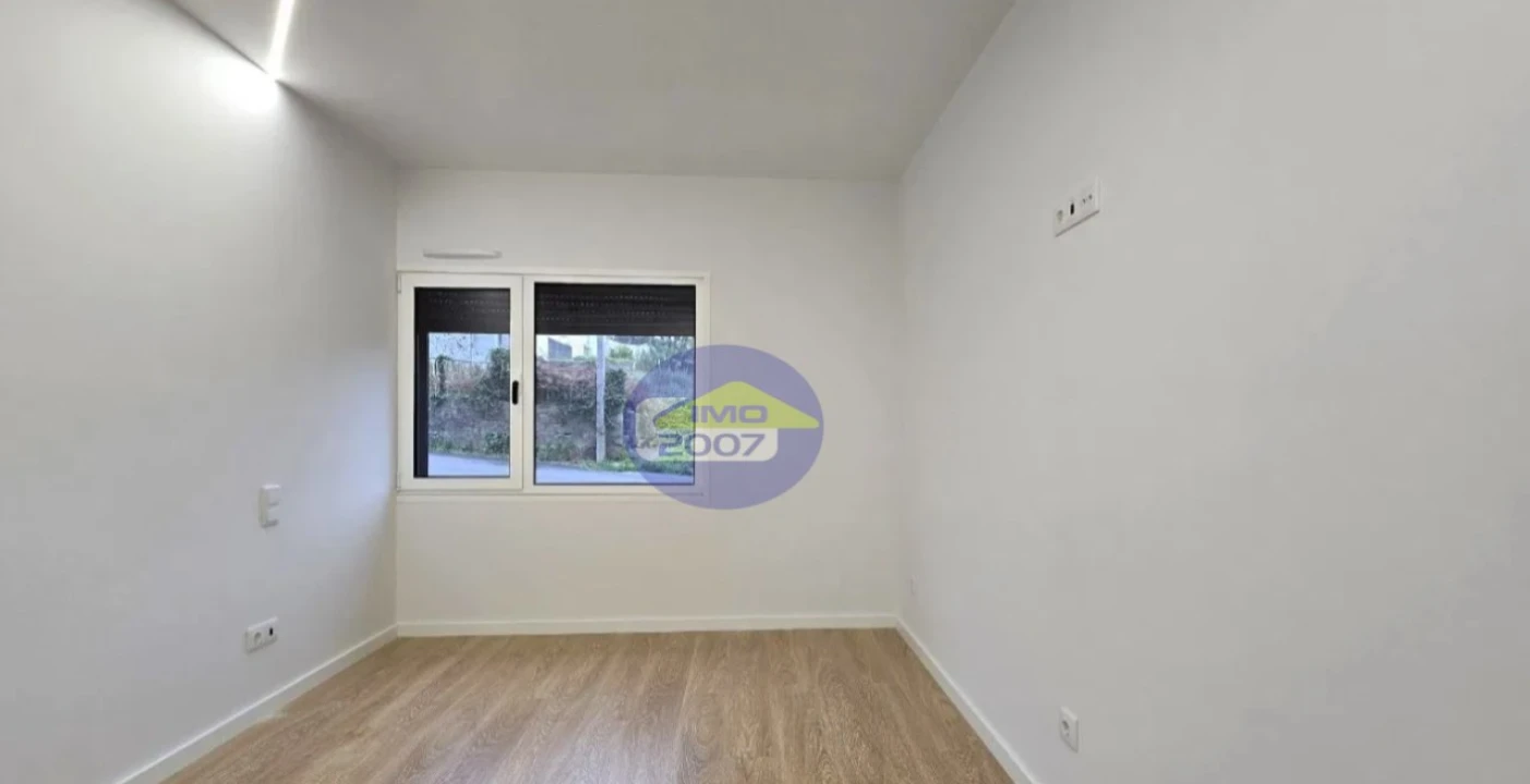 Apartamento T2 para Venda em Argoncilhe Foto 8