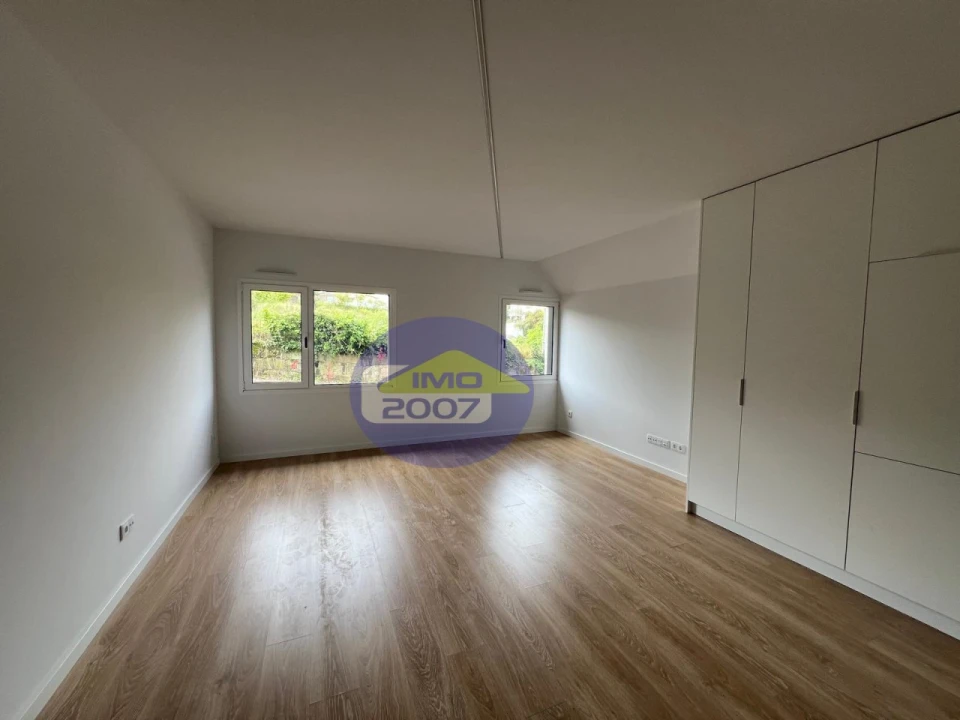 Apartamento T2 para Venda em Argoncilhe Foto 5
