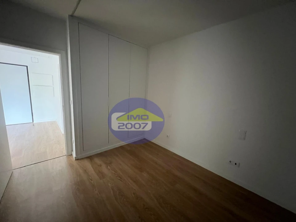Apartamento T2 para Venda em Argoncilhe Foto 6