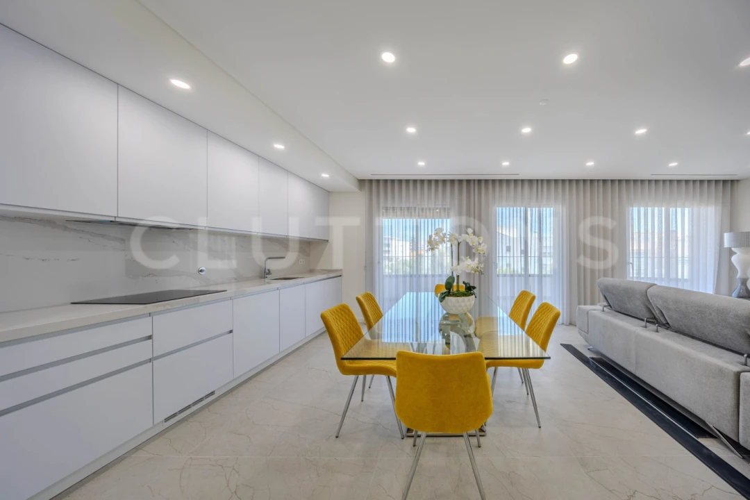 Apartamento T2 para Venda em Quarteira Foto 11