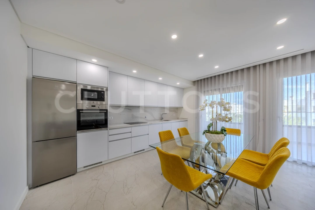 Apartamento T2 para Venda em Quarteira Foto 6