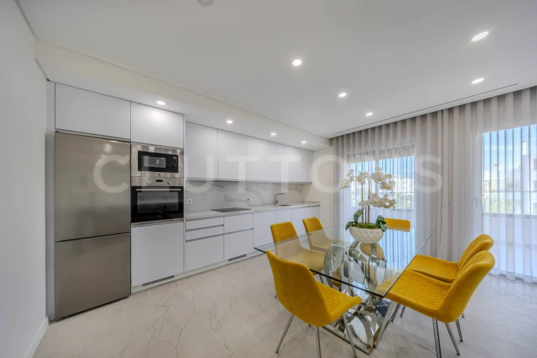 Apartamento T2 para Venda em Quarteira Foto 6