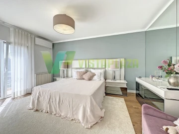 Moradia T4 para Venda em Estômbar e Parchal
