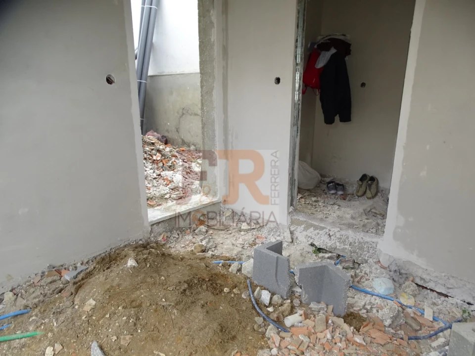 Moradia T2 para Venda em Fernao Ferro Foto 16