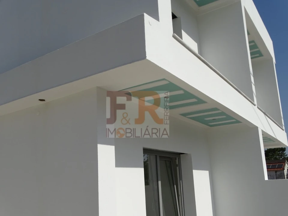 Moradia T2 para Venda em Fernao Ferro Foto 3