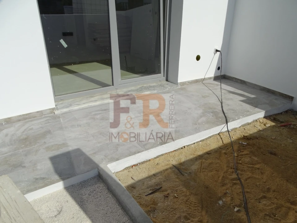 Moradia T2 para Venda em Fernao Ferro Foto 6