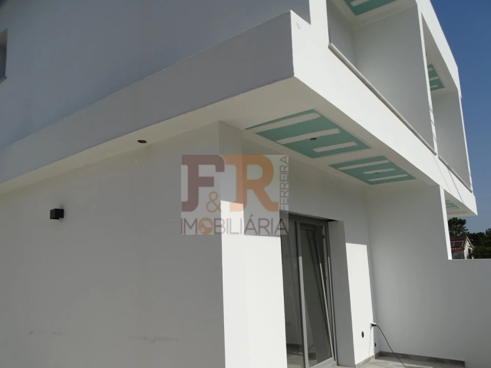 Moradia T2 para Venda em Fernao Ferro Foto 36