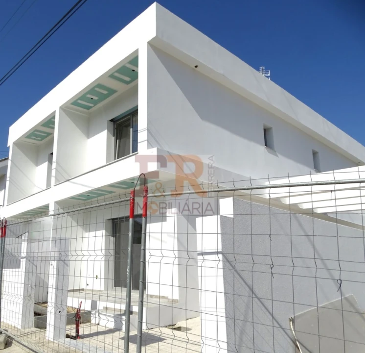 Moradia T2 para Venda em Fernao Ferro Foto 5