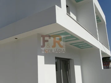 Moradia T2 para Venda em Fernao Ferro