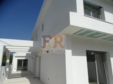 Moradia T2 para Venda em Fernao Ferro