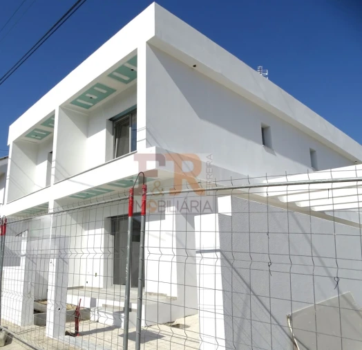 Moradia T2 para Venda em Fernao Ferro Foto 5