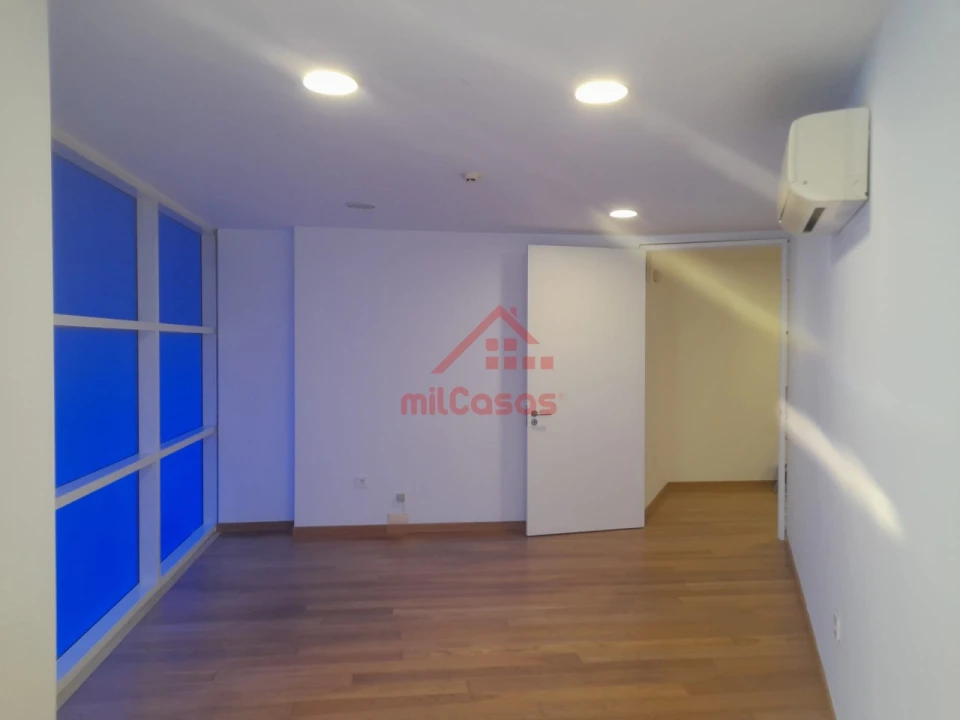 Escritório para Venda em Algés, Linda-A-Velha e Cruz Quebrada-Dafundo Foto 4