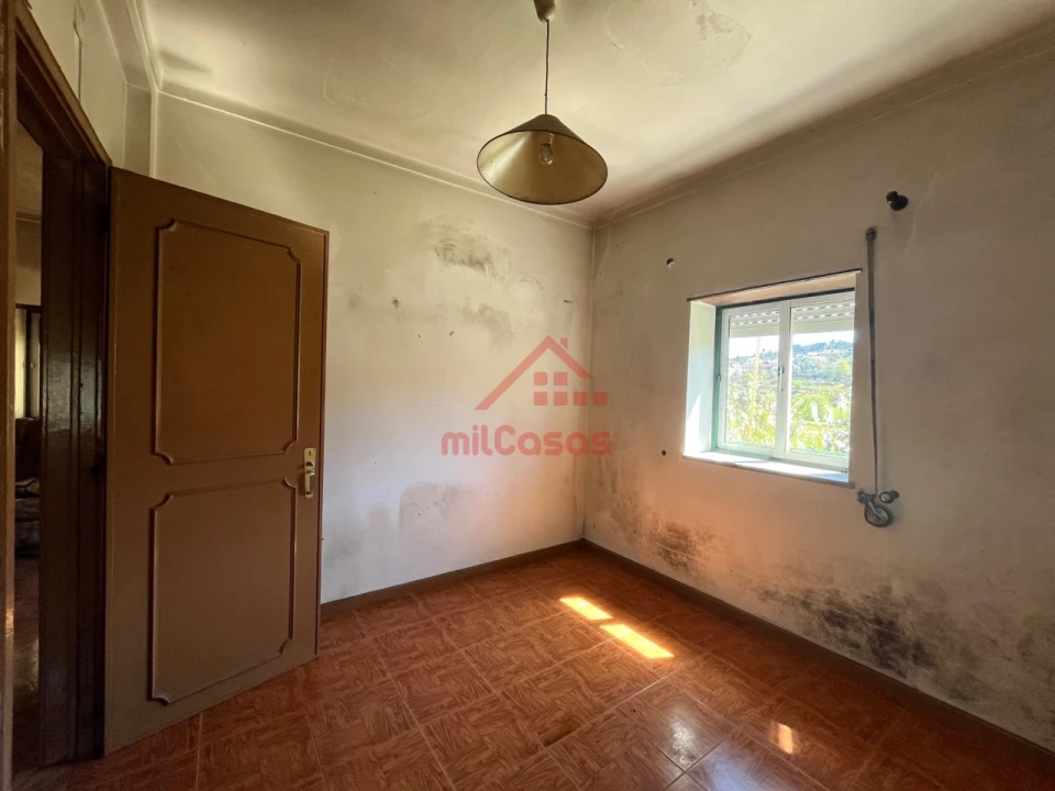 Moradia T2 para Venda em Tabua Foto 9