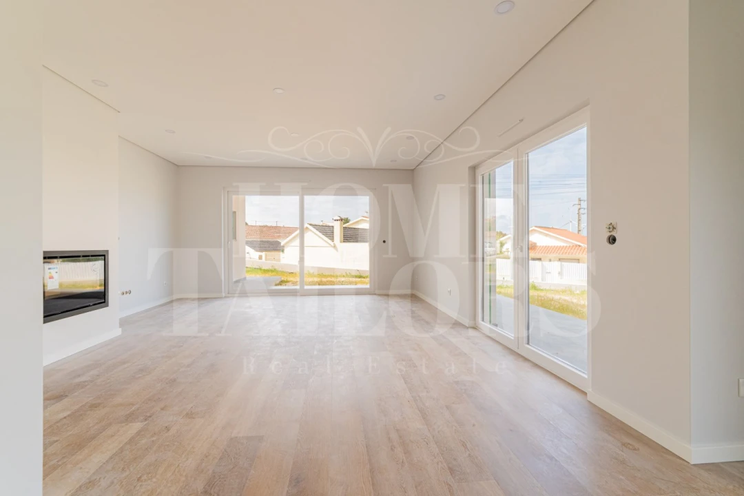 Moradia T4 para Venda em Santo Isidoro Foto 9