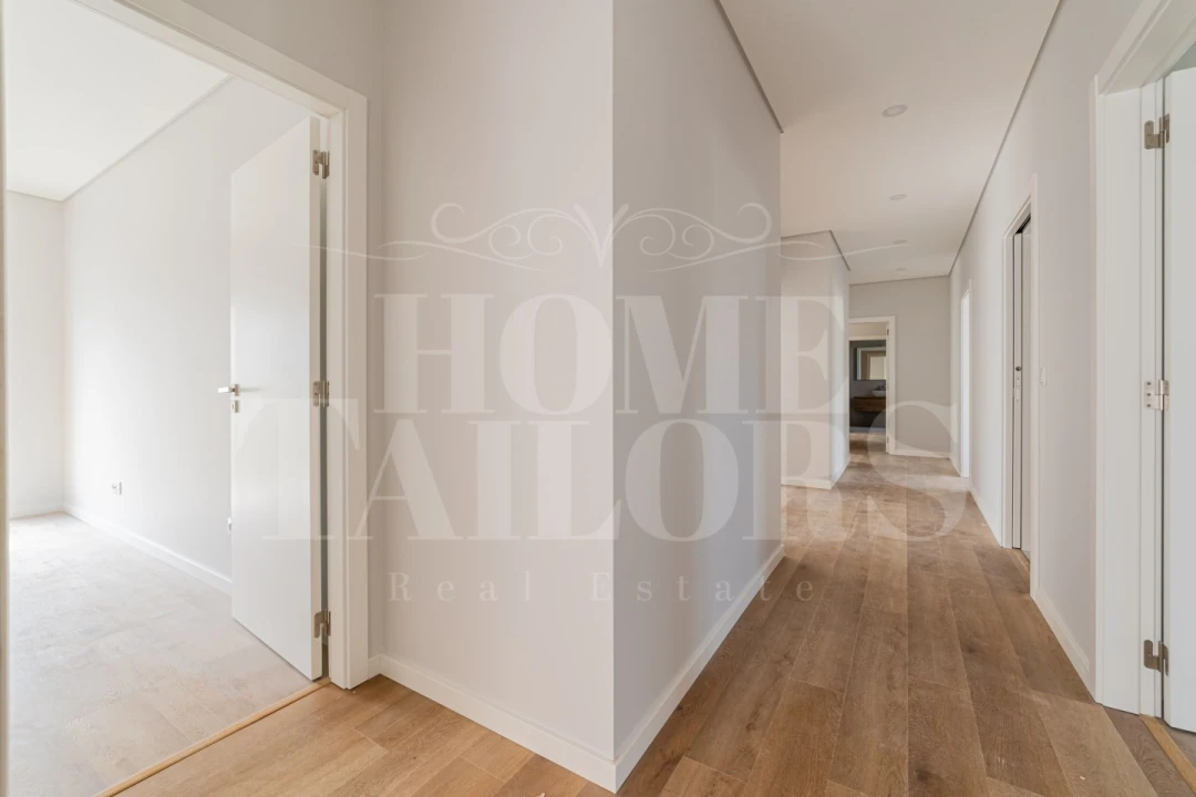 Moradia T4 para Venda em Santo Isidoro Foto 3