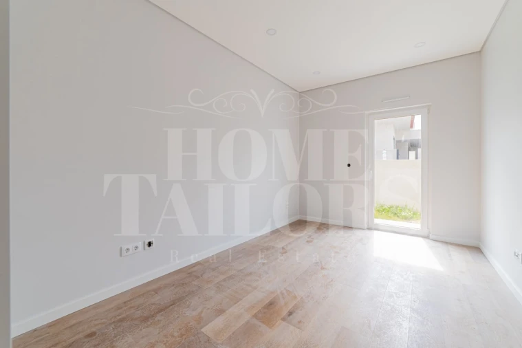 Moradia T4 para Venda em Santo Isidoro Foto 4