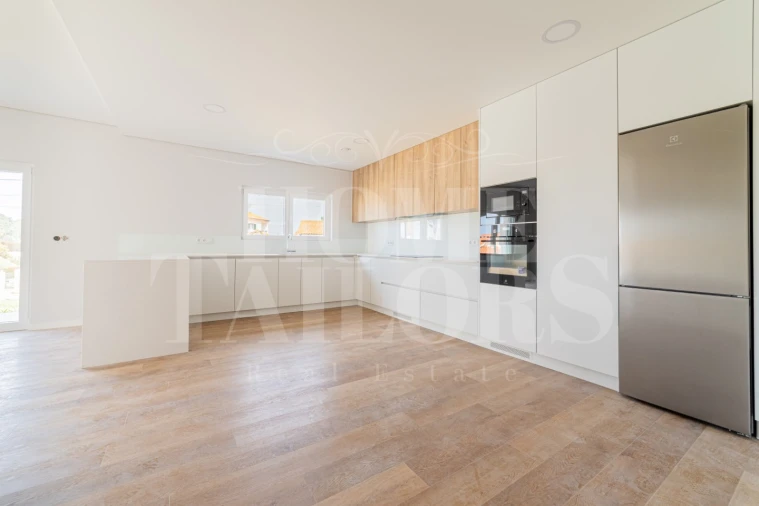 Moradia T4 para Venda em Santo Isidoro Foto 6