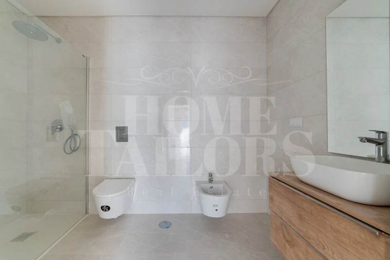 Moradia T4 para Venda em Santo Isidoro Foto 13