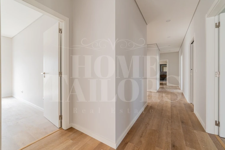 Moradia T4 para Venda em Santo Isidoro Foto 3