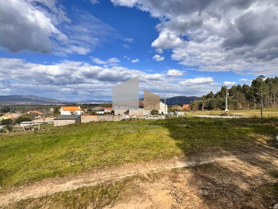 Terreno para Venda em Cornes Foto 3