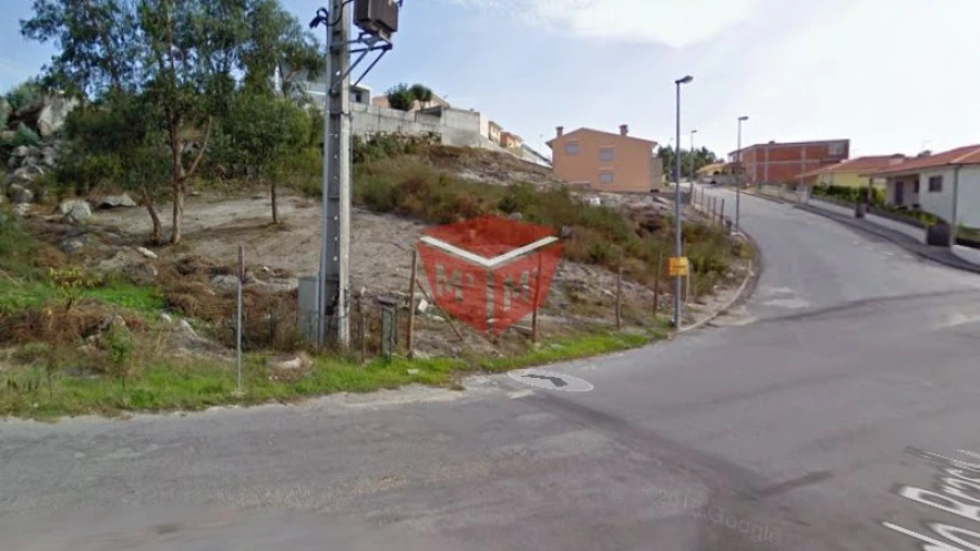 Terreno para Venda em Povoa de Lanhoso (N. Senhora do Amparo)