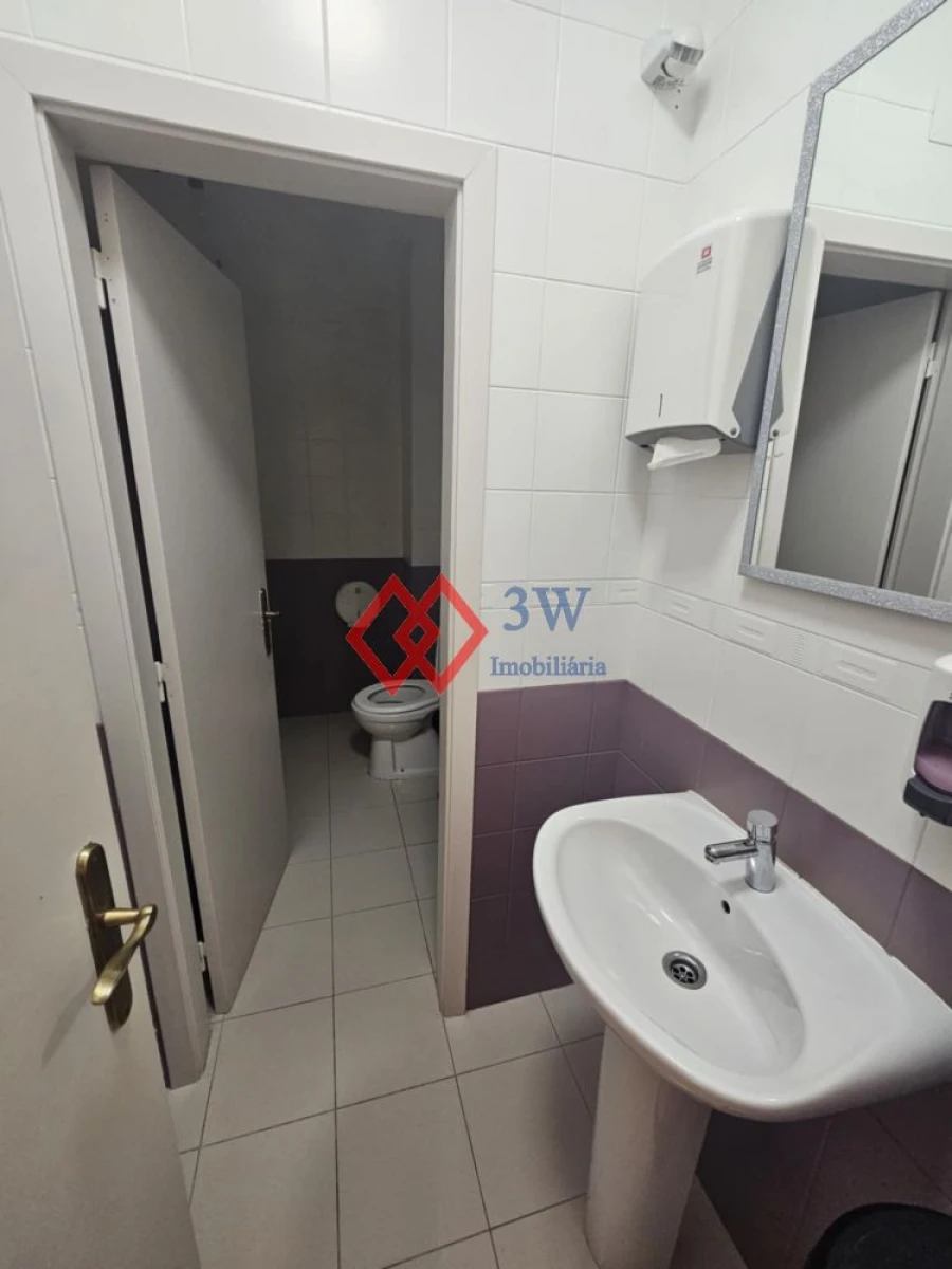 Loja para Trespasse em Torres Novas (São Pedro), Lapas e Ribeira Branca Foto 14