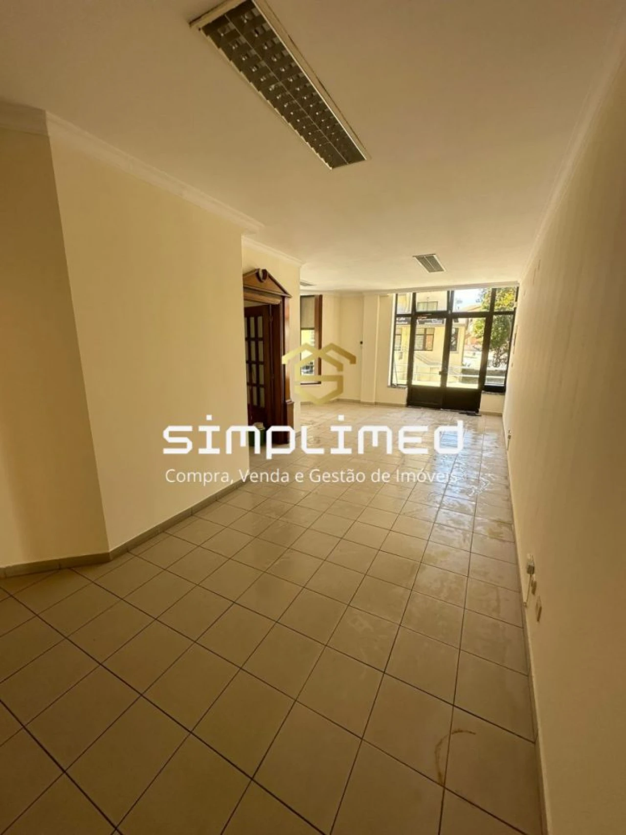 Loja para Venda em Buarcos Foto 4