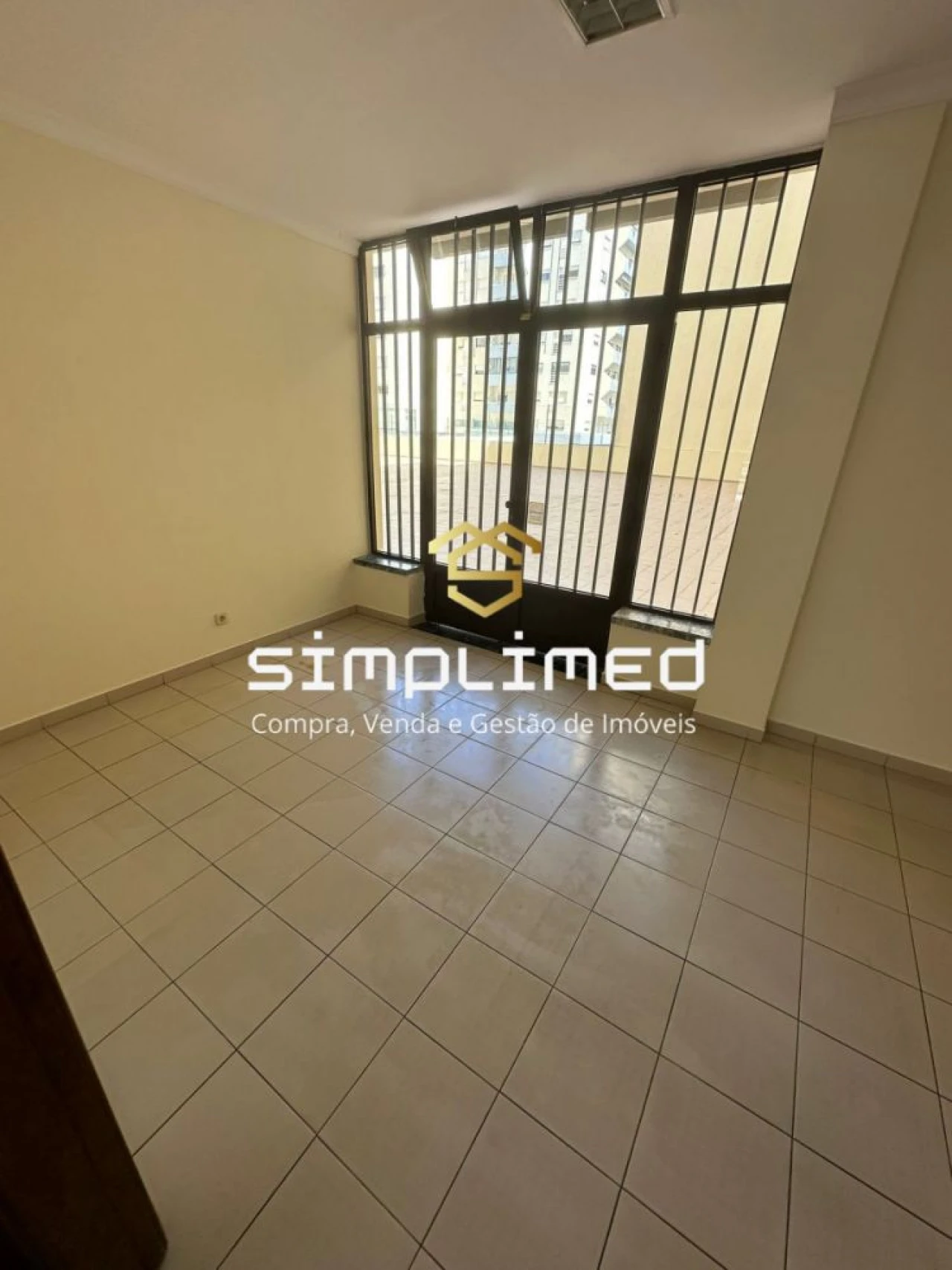 Loja para Venda em Buarcos Foto 2