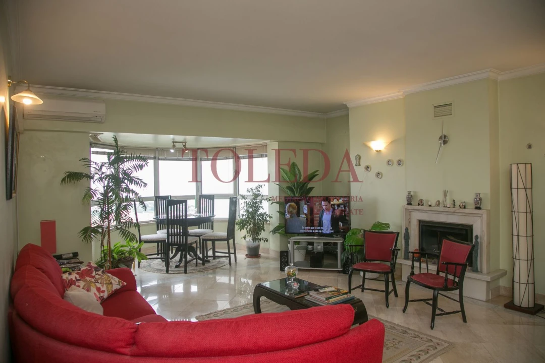 Apartamento T3 para Venda em Areeiro Foto 7