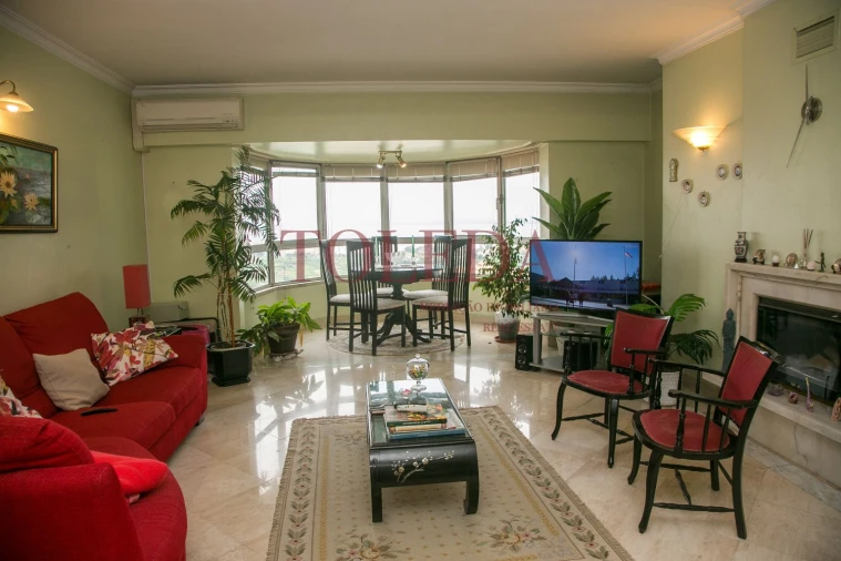 Apartamento T3 para Venda em Areeiro Foto 19