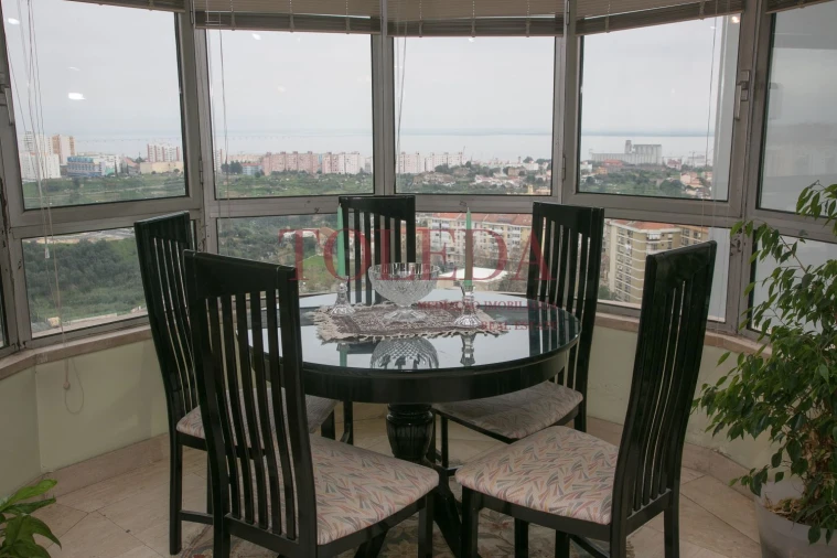 Apartamento T3 para Venda em Areeiro Foto 40