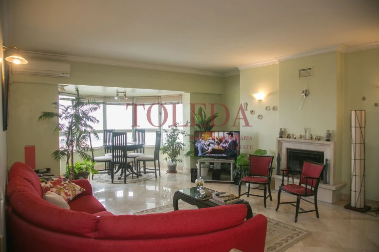 Apartamento T3 para Venda em Areeiro Foto 18