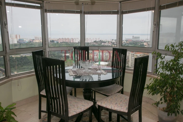 Apartamento T3 para Venda em Areeiro Foto 39