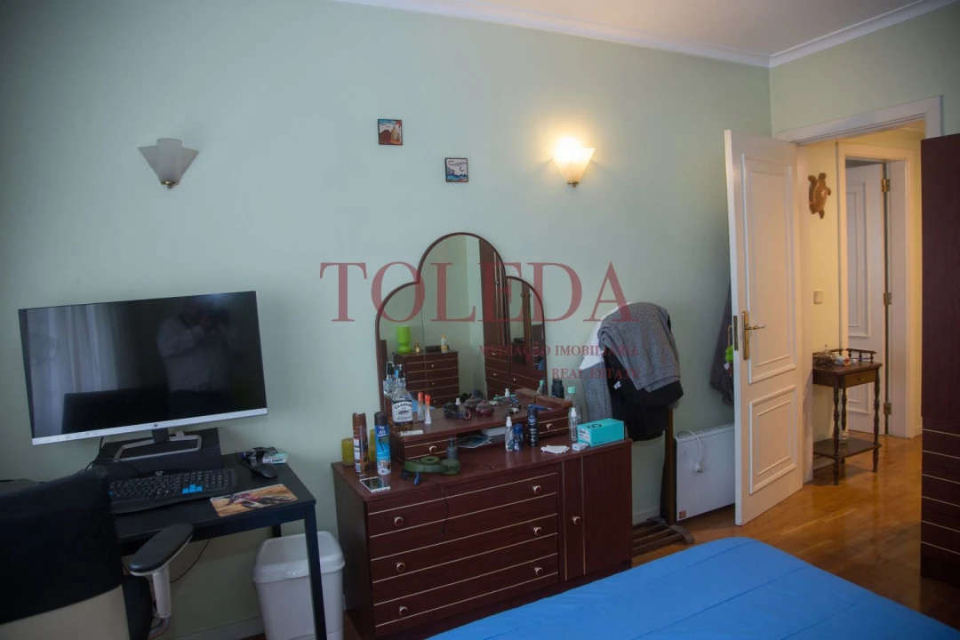 Apartamento T3 para Venda em Areeiro Foto 22