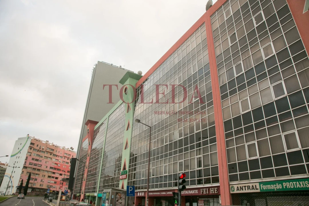 Apartamento T3 para Venda em Areeiro Foto 35