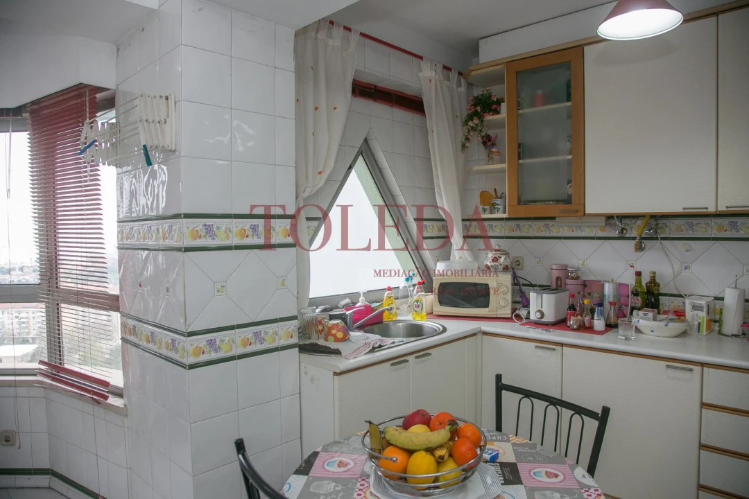 Apartamento T3 para Venda em Areeiro Foto 27