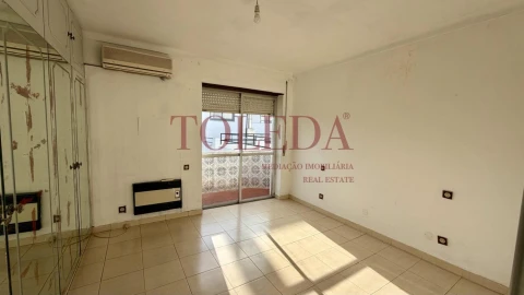 Moradia T5 para Venda em Montijo e Afonsoeiro