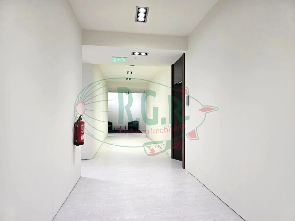 Escritório para Arrendamento em Fânzeres e São Pedro da Cova Foto 19