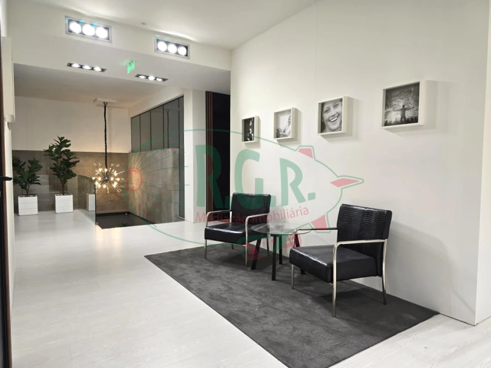 Escritório para Arrendamento em Fânzeres e São Pedro da Cova Foto 21