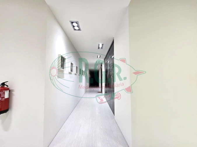 Escritório para Arrendamento em Fânzeres e São Pedro da Cova Foto 17