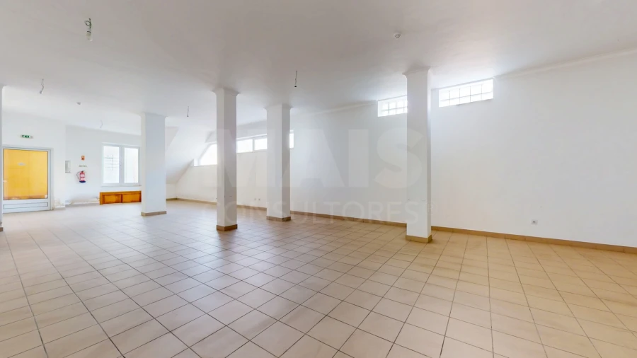 Loja para Venda em Soure Foto 5