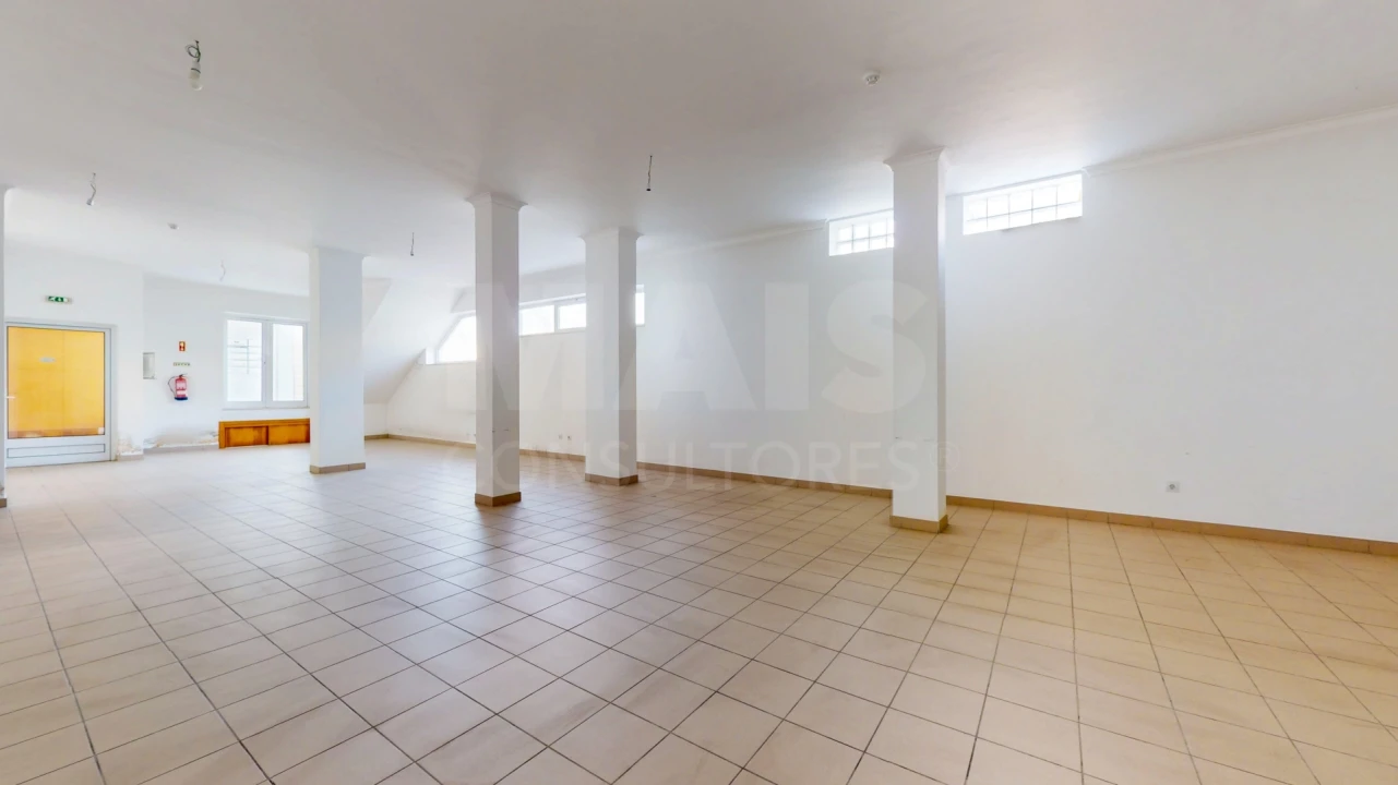 Loja para Venda em Soure Foto 5