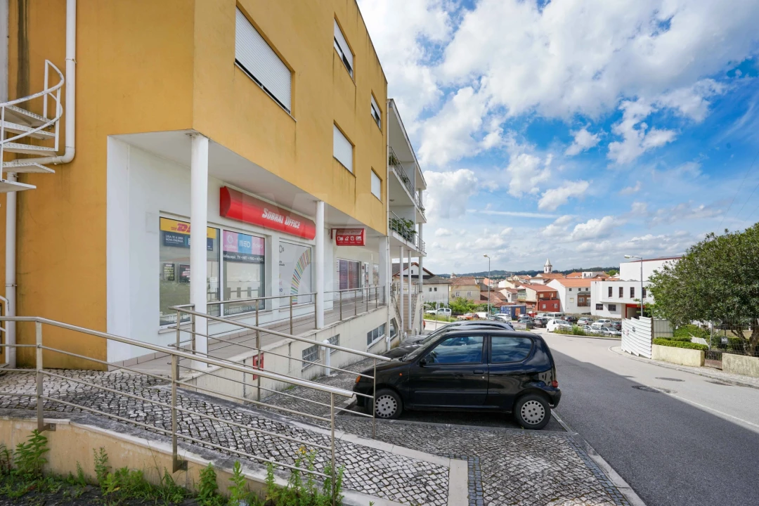 Loja para Venda em Soure Foto 1