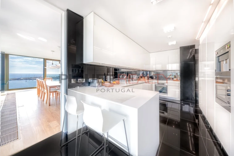 Apartamento T4 para Venda em Cascais e Estoril Foto 11