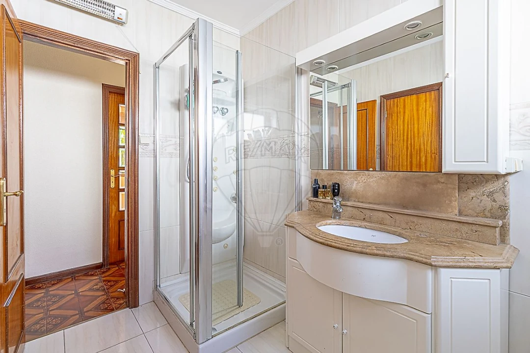 Moradia T4 para Venda em Gondomar (São Cosme), Valbom e Jovim Foto 16