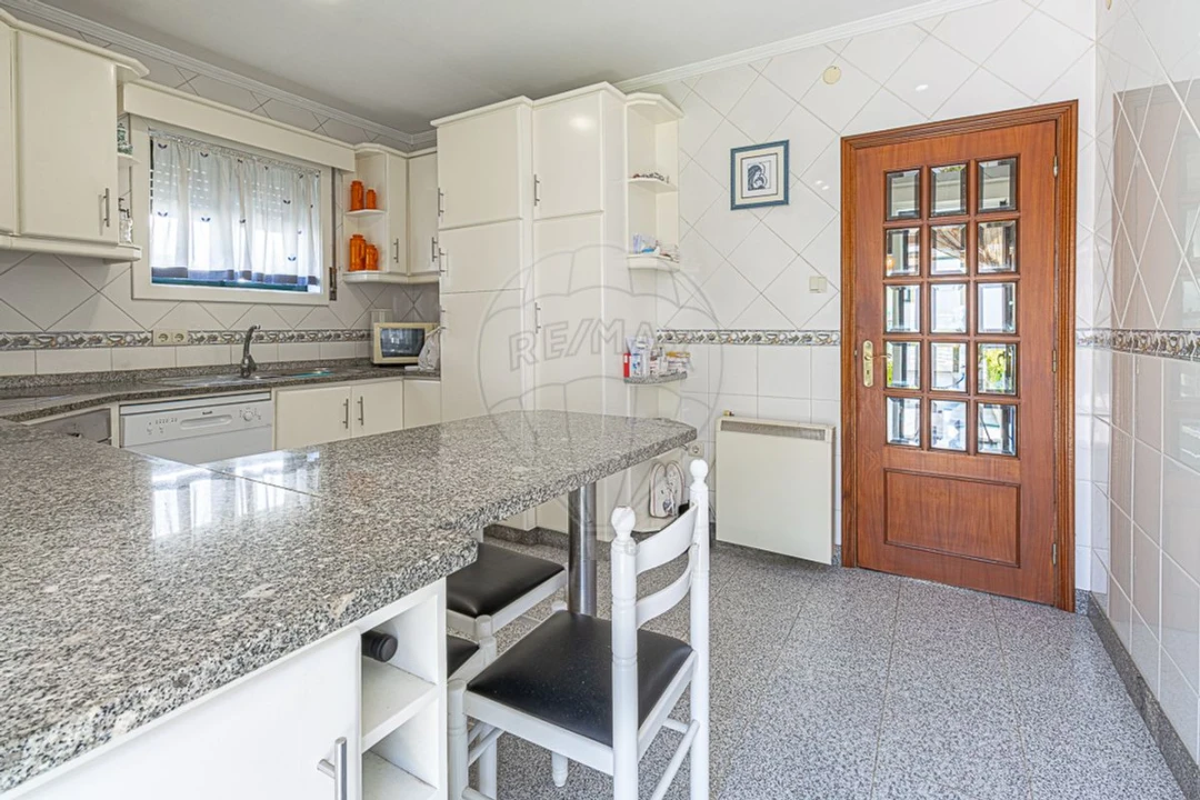 Moradia T4 para Venda em Gondomar (São Cosme), Valbom e Jovim Foto 12