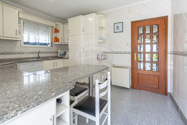 Moradia T4 para Venda em Gondomar (São Cosme), Valbom e Jovim Foto 12